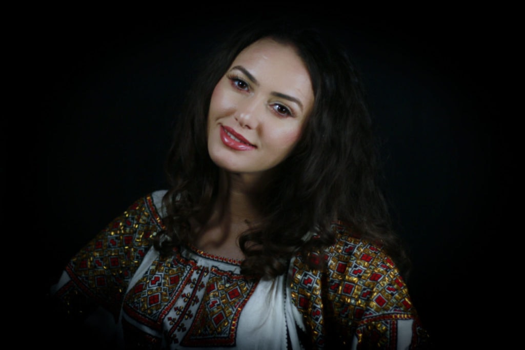 Formatie nunta Bucuresti Ioana Balan solist muzica populara si muzica de petrecere